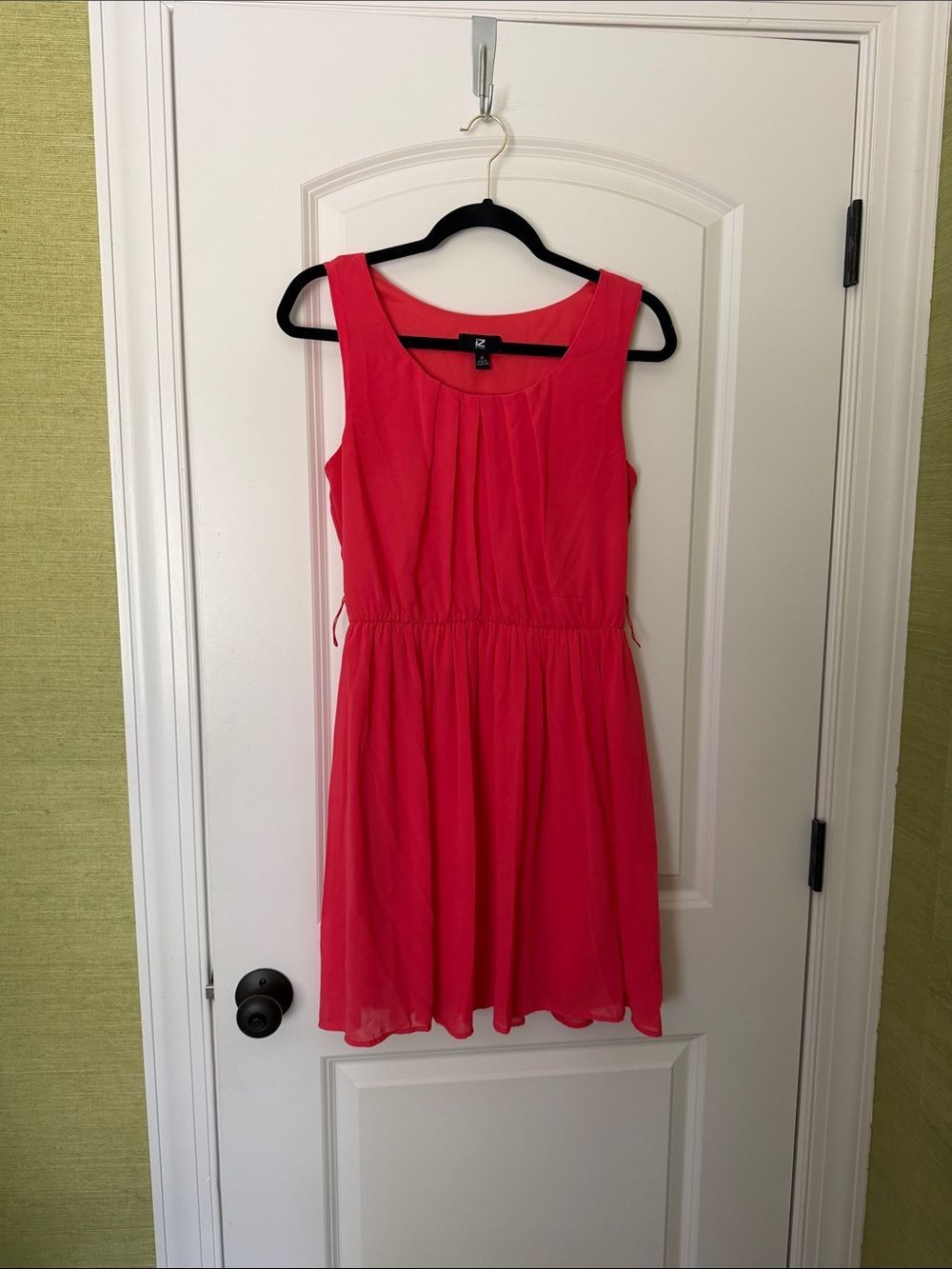 Iz Byer Coral Sleeveless Chiffon Dress